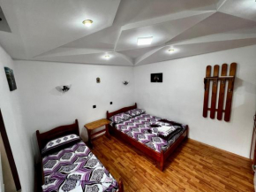 CASA CU LAVANDĂ